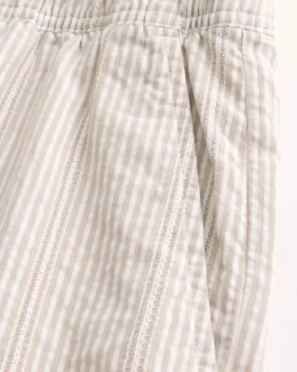 above the knee seersucker shorts 2 2 330x413 - Above-the-Knee Seersucker Shorts