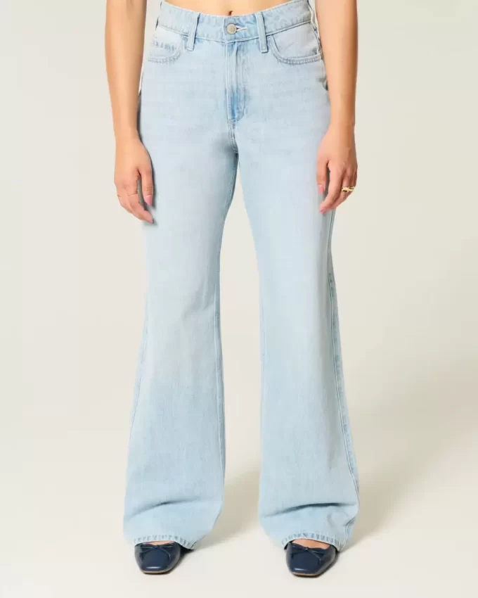 Curvy High-Rise Light Wash Baggy Jeans