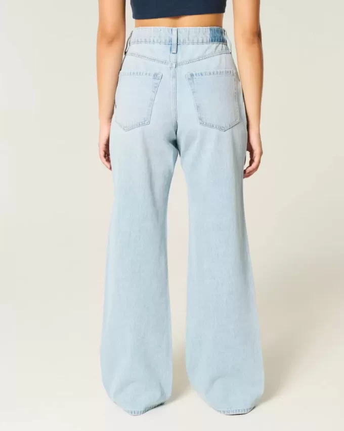 Curvy High-Rise Light Wash Baggy Jeans