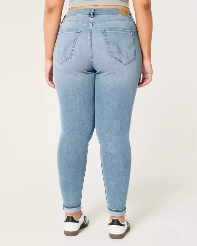 Curvy High-Rise Medium Wash Super Skinny Jeans