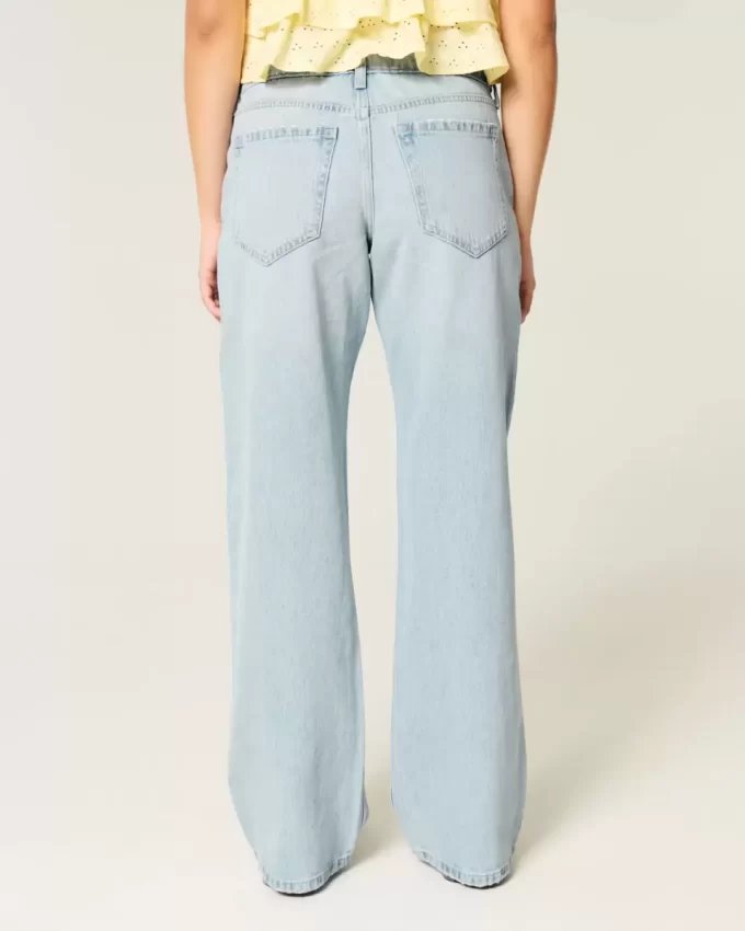 Curvy Low-Rise Light Wash Baggy Jeans