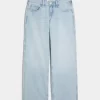 Curvy Low-Rise Light Wash Baggy Jeans