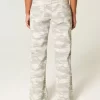 Curvy Low-rise Y2K Camo Baggy Jeans