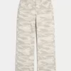 Curvy Low-rise Y2K Camo Baggy Jeans
