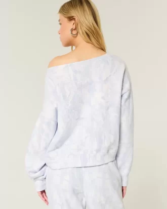 Easy Off-the-Shoulder Camo Sweatshirt