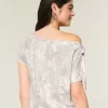 Easy Off-the-Shoulder Tie Camo T-Shirt