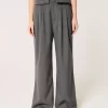 Hollister Livvy Ultra High-Rise Wide-Leg Pants