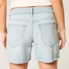 Low-Rise Light Wash Baggy Denim Shorts 5″