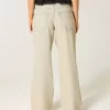 Low-Rise Light Wash Baggy Jeans