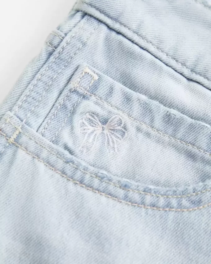 Low-Rise Light Wash Bow Graphic Baggy Jort