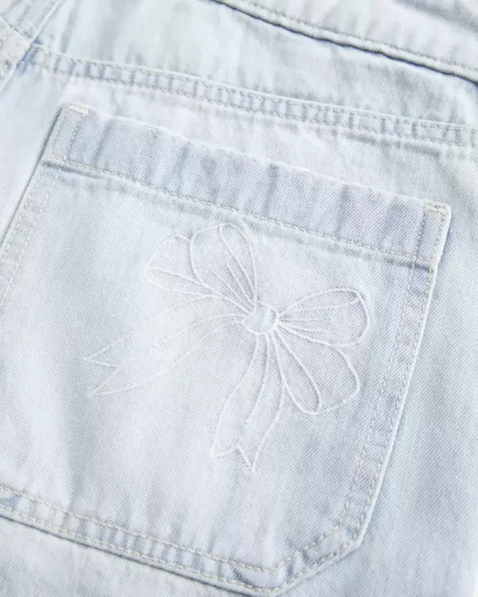 Low-Rise Light Wash Bow Graphic Baggy Jort