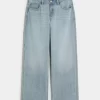 Low-Rise Light Wash Comfort Waistband Baggy Jeans