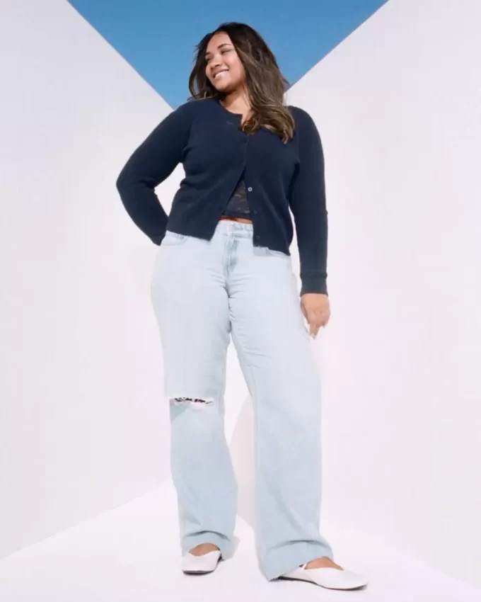 Low-Rise Ripped Light Wash Baggy Jeans