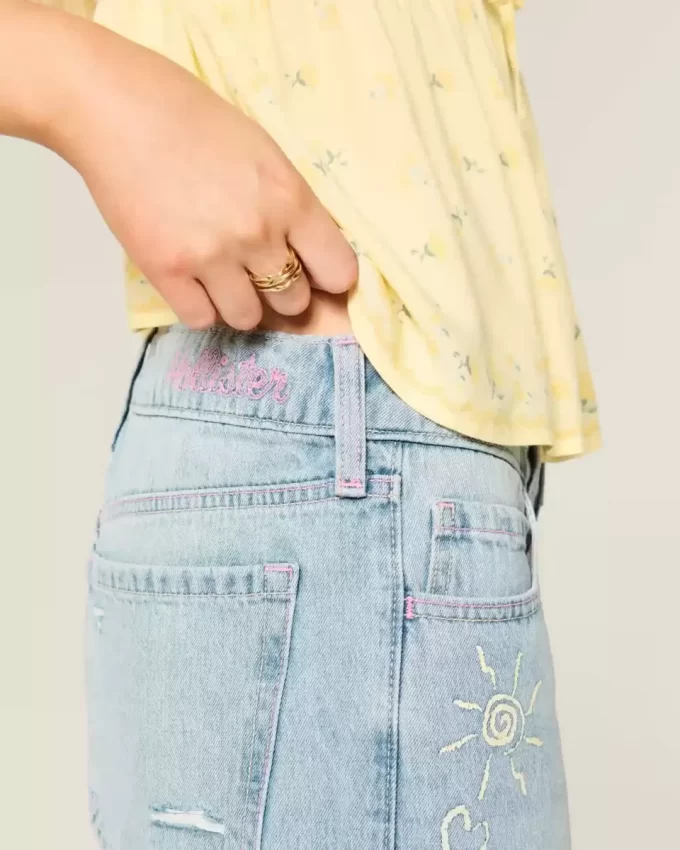Low-Rise Ripped Light Wash Graphic Baggy Jeans