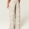 Low-Rise Y2K Camo Baggy Jeans