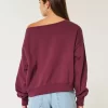 Mini Wreath Graphic Sweatshirt Mini Wreath Graphic Sweatshirt