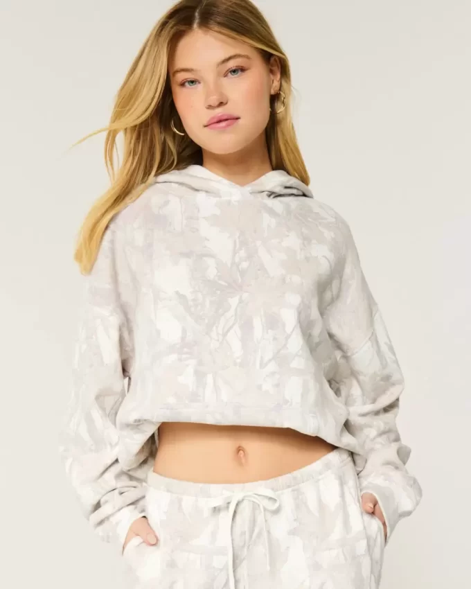 Oversized Camo Hoodie Oversized Camo Hoodie
