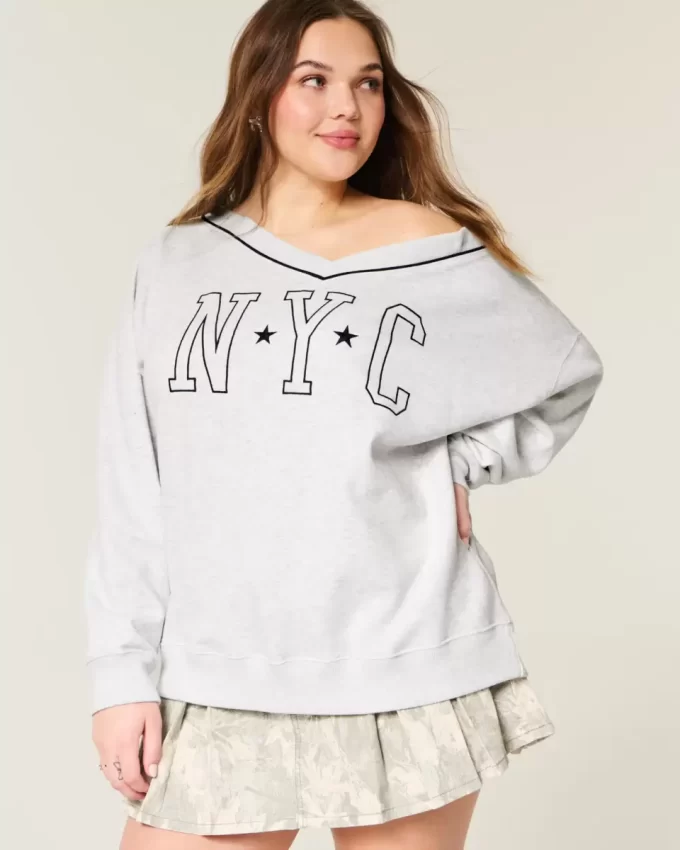 Oversized NYC Graphic V-Neck Sweatshirt Oversized NYC Graphic V-Neck Sweatshirt