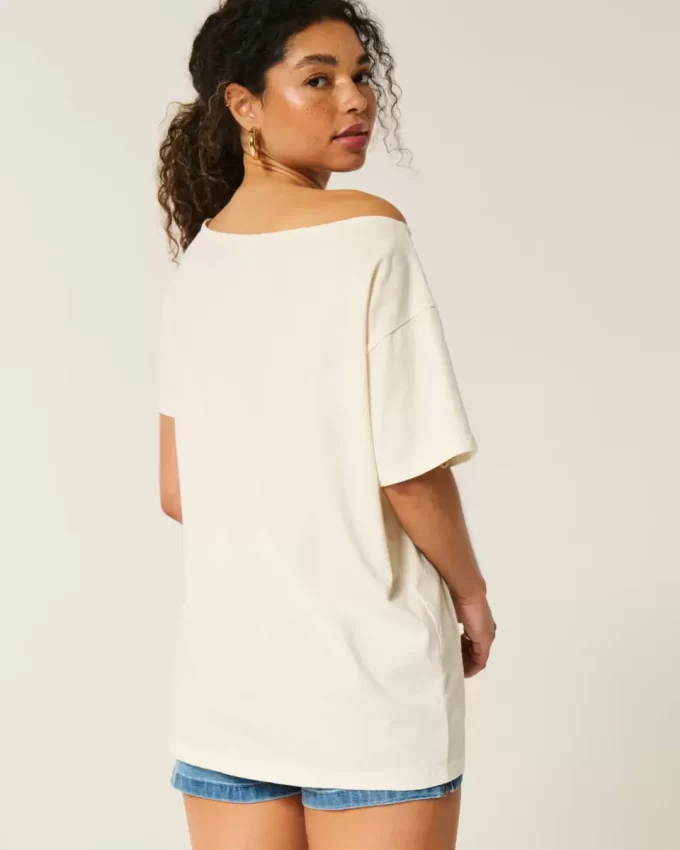 Oversized Off-the-Shoulder Kauai Graphic Tee Oversized Off-the-Shoulder Kauai Graphic Tee