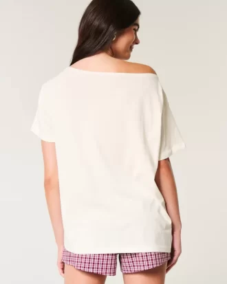 Oversized Off-the-Shoulder Snoopy Graphic Tee
