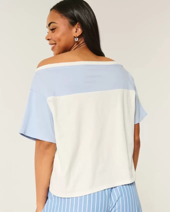 Oversized Off-the-Shoulder Varsity San Diego Graphic Tee Oversized Off-the-Shoulder Varsity San Diego Graphic Tee