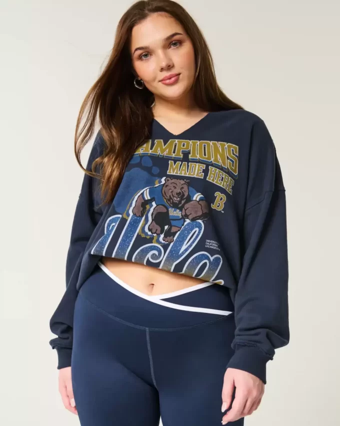 Oversized UCLA Graphic Notch-Neck Sweatshirt Oversized UCLA Graphic Notch-Neck Sweatshirt