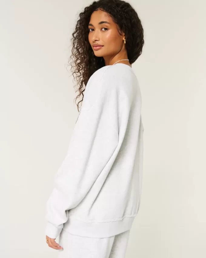 Oversized UGA Dawgs Graphic Notch-Neck Sweatshirt Oversized UGA Dawgs Graphic Notch-Neck Sweatshirt