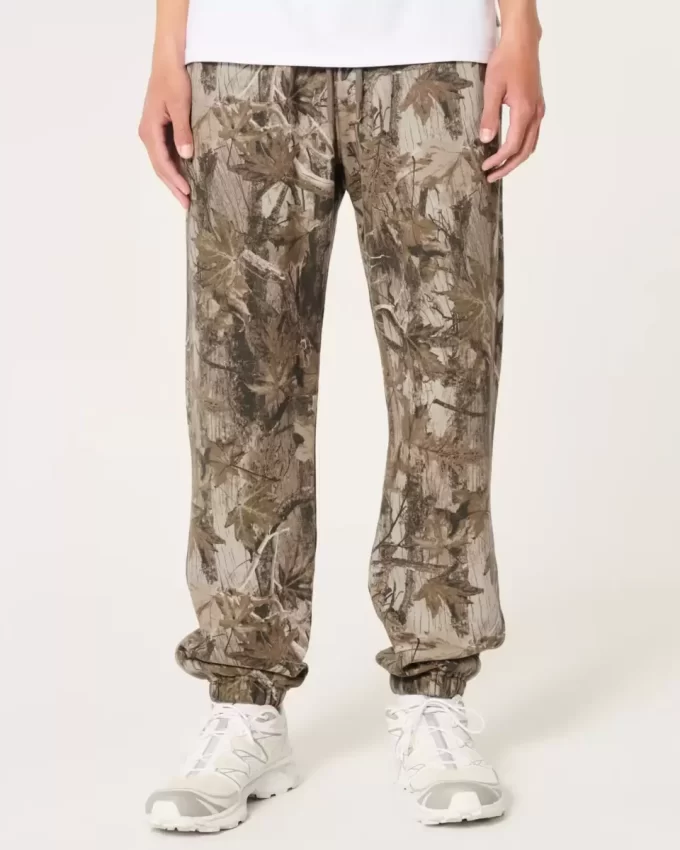 Relaxed Fleece Logo Joggers