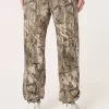 Relaxed Fleece Logo Joggers