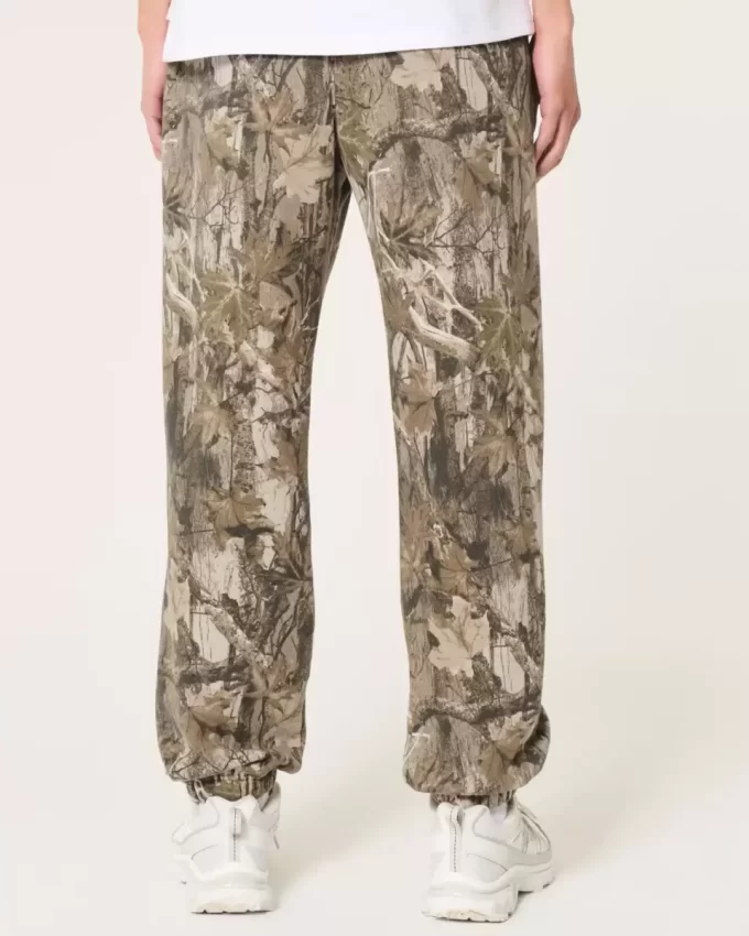 Relaxed Fleece Logo Joggers